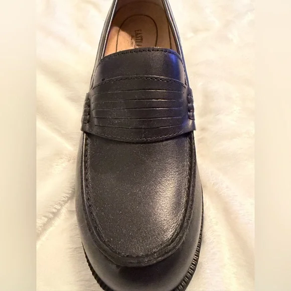 Eastland Women’s Black Loafers - Picture 6 of 10